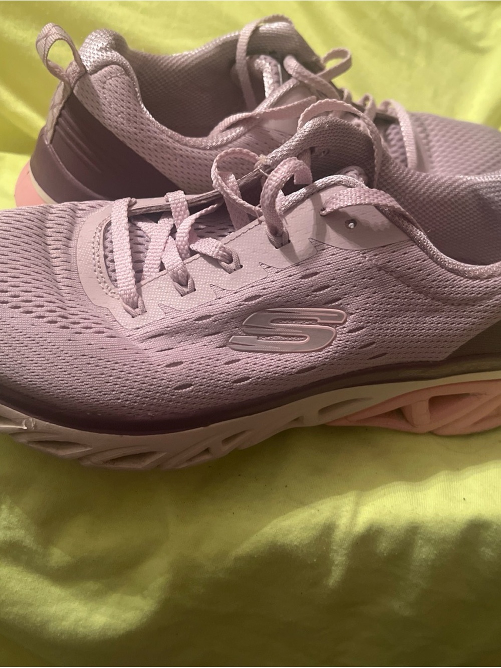 Skechers Glide-Step Memory Foam Women’s Lavender/ Pink Athletic Sneakers Size 9